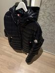 Moncler dunjacka stl 5(Large)Nyskick!