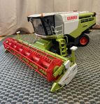 Skördetröska Bruder -  Claas Lexion 780 