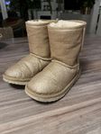 UGGs i storlek 32,5