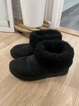 svarta boots från UGG