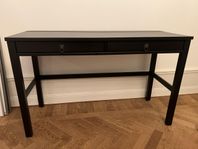 Bortskänkes: Ikea hemnes skrivbord 