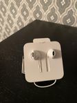 Apple Earpods (med lightning-kontakt)