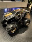 Monster Jam MAX D, 1:24