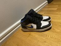 Jordan 1 mid blue/black