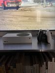 Xbox Series S + 2 kontroller & laddstation 