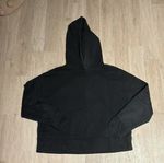 Svart hoodie