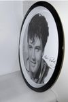 Signed: Elvis Presley's picture in Tin - Tray ( SEK 299)