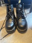 dr martens platform boots