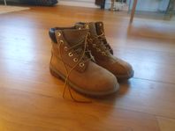 Kängor från Timberland, strl 36