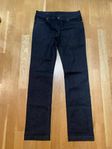 Nya svarta jeans i strl 40 fr Gucci, modell new straight