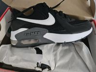 Nike air max Excee storlek 36