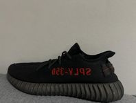 Yeezy v2 Bred