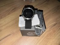 Garmin Fenix 7 - 47mm i väldigt bra skick