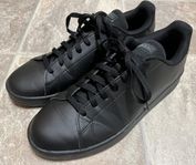 Adidas skor strl 44 i nyskick 