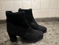 Italienska svarta mockaboots