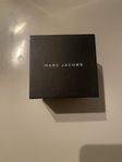 MARC JACOBS BOX TILL KLOCKA