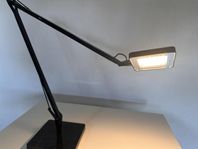 Kelvin LED skrivbordslampa