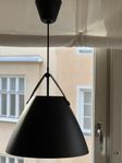 Lampa Strap 36 Pendellampa Svart- DFTP