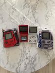 Har 2 st Gameboy och 2 st game boy advance med tillbehör 