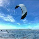 Kitesurf - Airush Razor V8 (2019) 13, 11 & 9 m2 + AP bar.