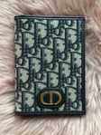 Dior 30 Montaigne Passport Holder