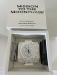 OMEGA Moonswatch Vit Snoopy NY 