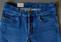 COS jeans, skinny fit, tapered, avsmalnande 33/34