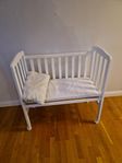 Bed side crib med madrass