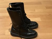 Dr Martens känga stl 36