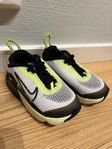 Nike skor storlek 22