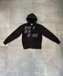 one of one hoodie, storlek M