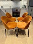 4 matstolar / 4 dinner chairs