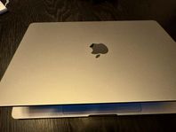 15,3" MacBook Air (M2 8GB, 512 GB lagring). 2023