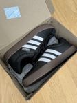 Adidas vl court 3.0 sneakers i storlek 38 2/3