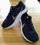 Nike Legend Essential 3 W