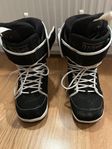 Snowboard boots, 44