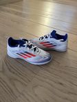 Adidas F50 inomhus, storlek 31