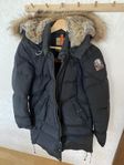 Svart parajumperjacka modell Long Bear i stl L