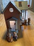 Sylvanian hus med 5 dockor