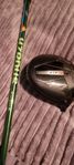 Titleist GT3 9 graders Hzrdus hulk stiff skaft.