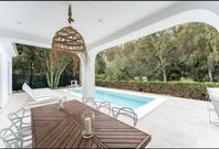 Strandnära villa med uppvärmd pool, La Cala de Mijas