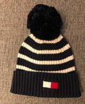 Tommy Hilfiger Mössa - barn- Stickad- Ny-2st 200kr/st