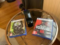 Call of Duty MODERN WAREFARE 2 OCH 3 PS5 samt laddare 