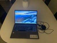  Asus VivoBook 17,3” Laptop 