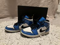 Jordan 1 Signal Blue