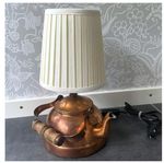 Unik charmig vintage lampa tekanna kopparkanna med skärm