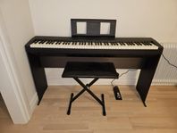 Yamaha P-45 digitalpiano med tillbehör