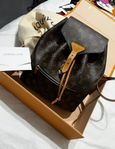 Louis Vuitton Montsouir Backpack superfint skick