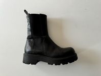 Vagabond, Cosmo 2.0 boots i svart skinn, stl 37