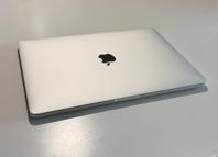 MacBook Pro Mid 2017, 2,3Ghz dual core i5, 8GB DDR3, 256 SSD